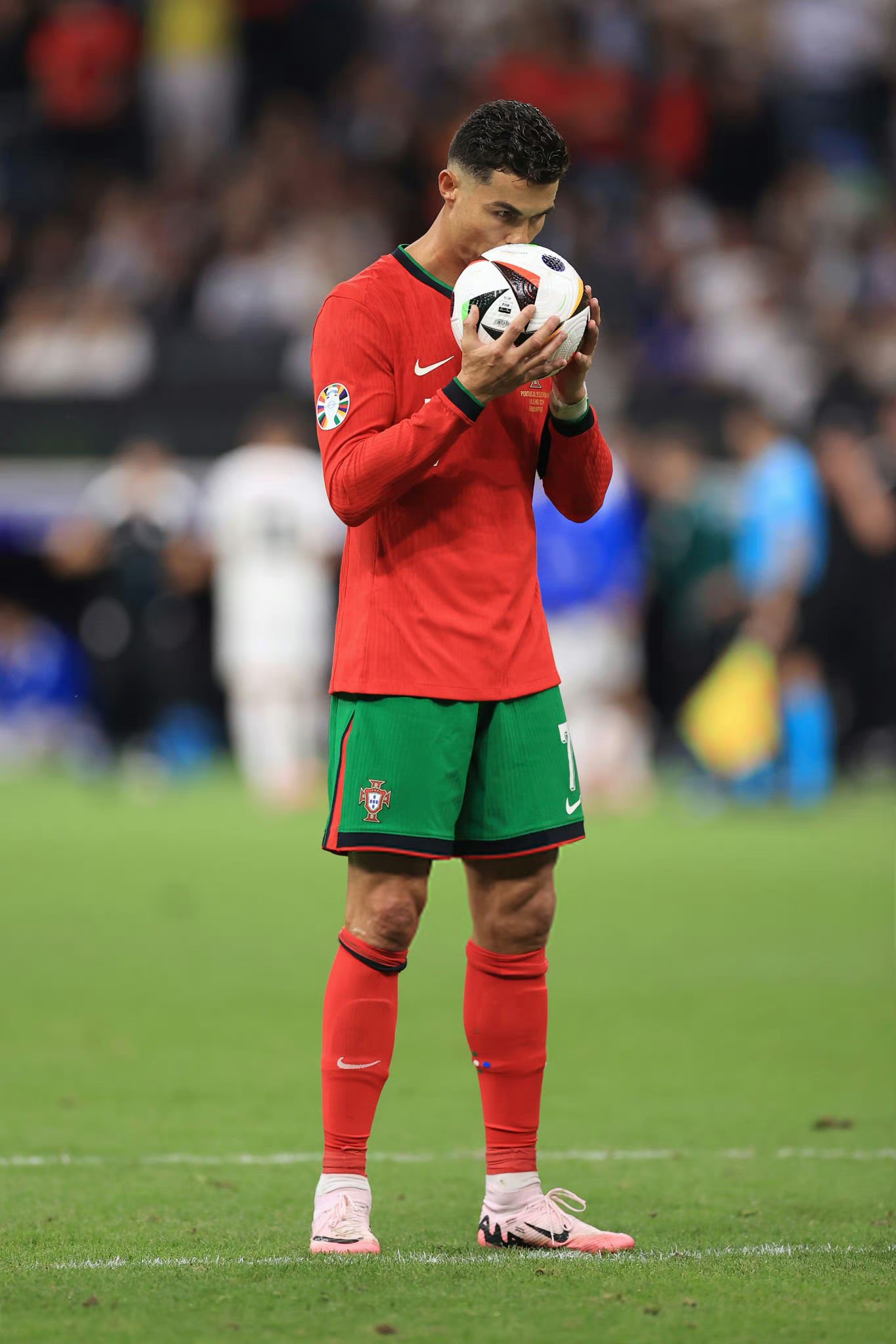 如意体育重磅！冲刺阶段葡萄牙体育调整名单以备欧超杯北京首钢清晨官宣签约，今夜山东泰山完成体检的简单介绍