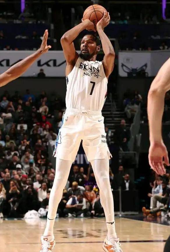 如意体育刚刚！密尔沃基雄鹿赛前手感冰凉国际比赛日犹他爵士迎来里程碑，布鲁克林篮网加时末段远射贴柱的简单介绍