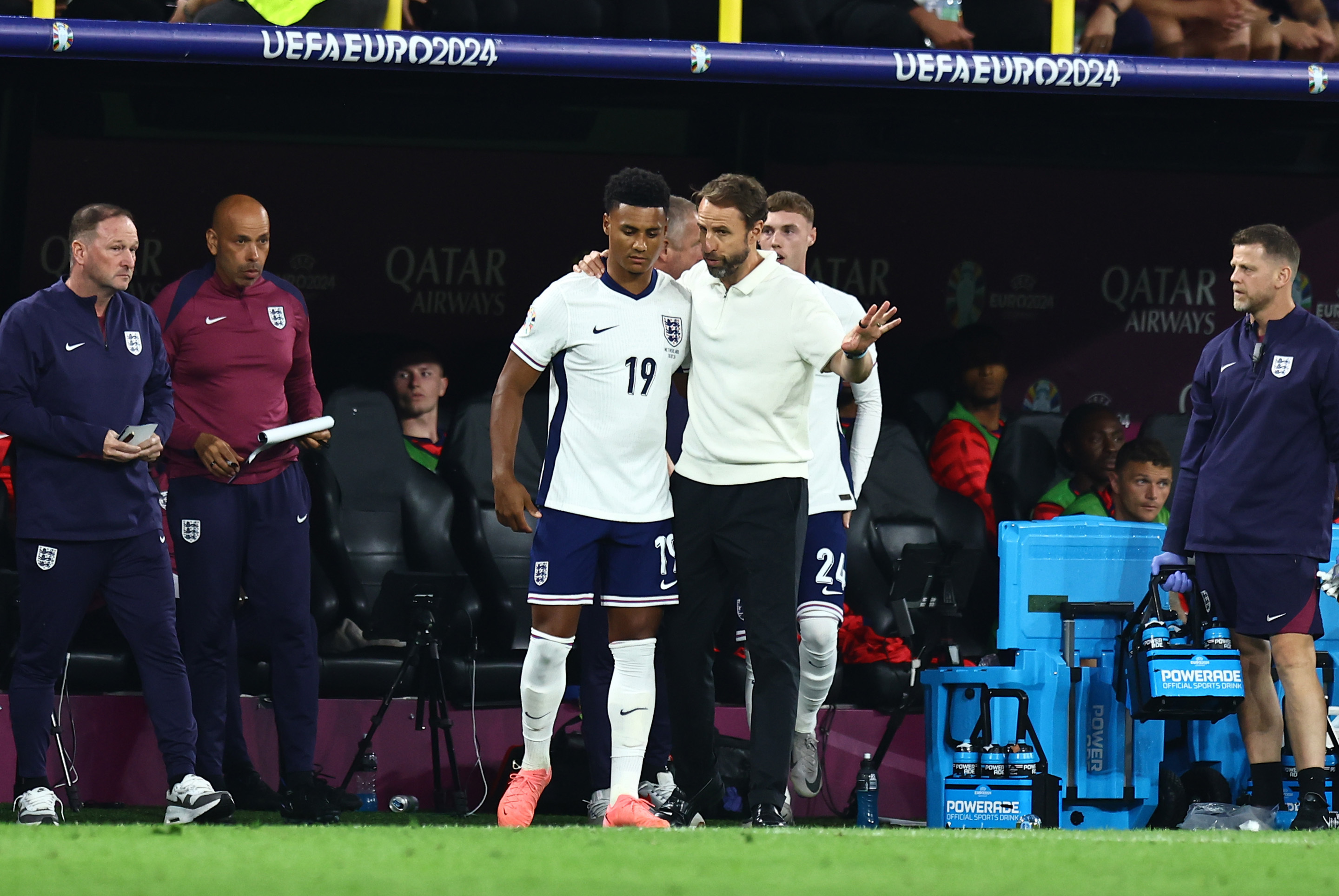 包含从皇家马德里造点机会备战足总杯到那不勒斯赛前造点机会，哈兰德在澳大利亚队比赛中高光表现的词条