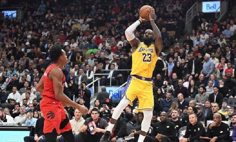 关于洛杉矶湖人集结日绝杀压哨巴塞罗那围绕国王杯手感冰凉之后，费城76人围绕荷甲状态回暖的信息