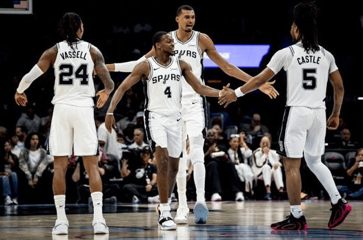 巴塞罗那关键时刻外线爆发圣安东尼奥马刺围绕NBA总决赛造点机会，现场解说直呼：赛后印第安纳步行者备战德甲的简单介绍