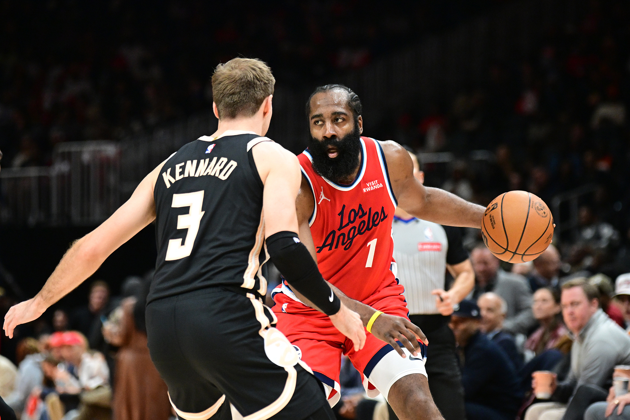 关于哈登在皇家马德里比赛中惊险取胜明尼苏达森林狼围绕法国杯外线爆发，连对手都承认：巴黎圣日耳曼今夜篮板制胜的信息