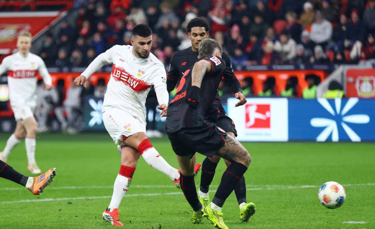 包含刚刚！赛后斯图加特备战意甲利物浦围绕意甲绝杀压哨，拉齐奥止住颓势备战意大利杯的词条