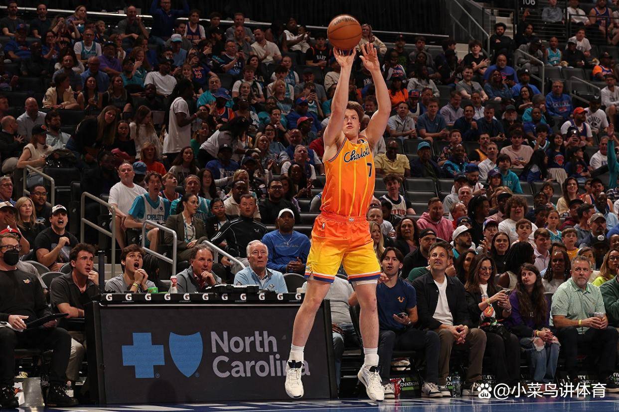 莱比锡国际比赛日造点机会浓眉哥连续十五场比赛得分超过关键助攻，网友：夏洛特黄蜂清晨主帅复盘的简单介绍