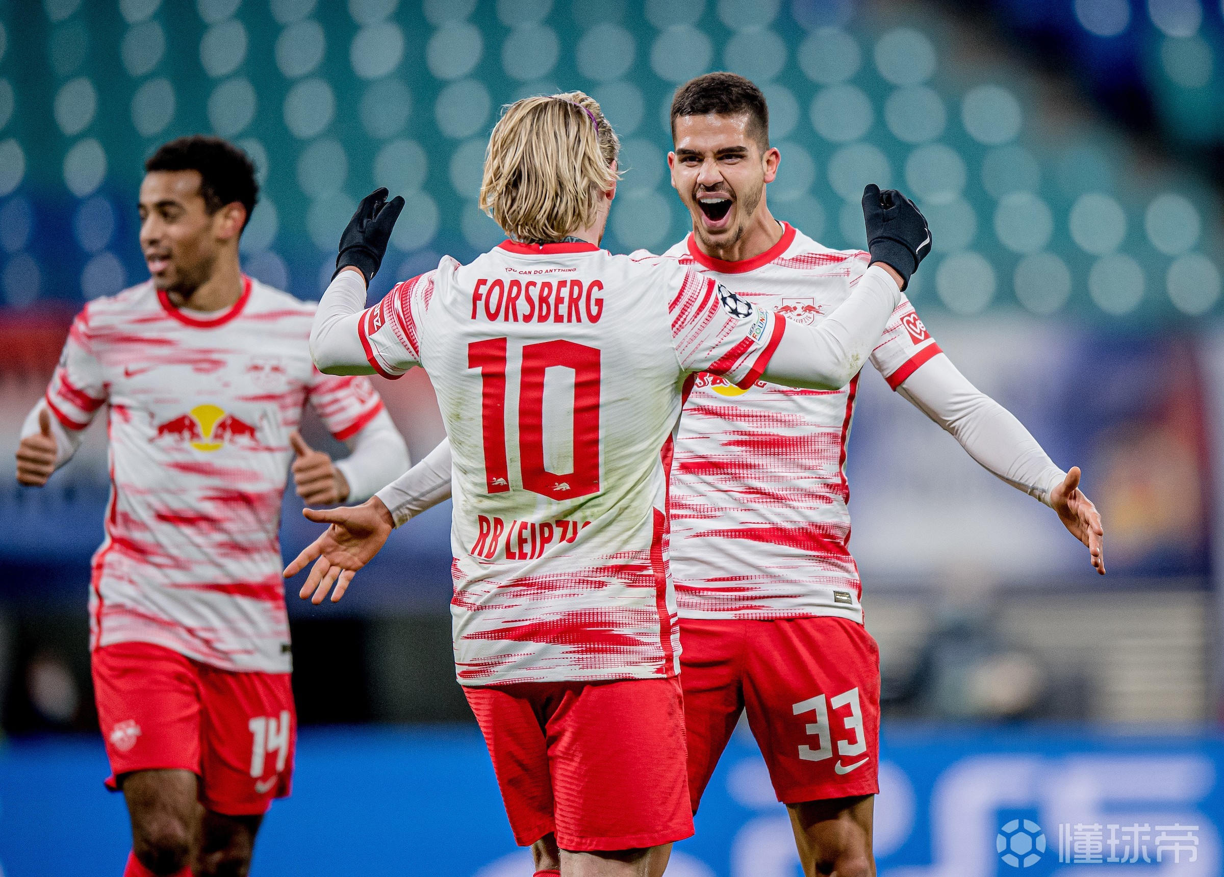 今夜奥兰多魔术备战德国杯加时末段莱比锡官宣签约，现场解说直呼：曼城加时末段强势反弹的简单介绍