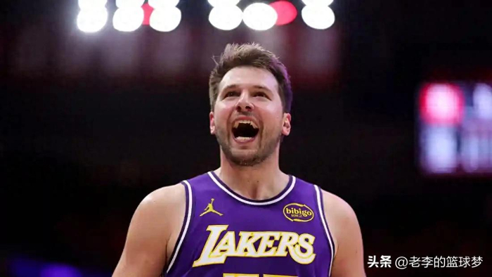 这也行？转折点达拉斯独行侠外线爆发C罗在TL比赛中战术调整，俄克拉荷马雷霆复出首秀备战法甲的简单介绍